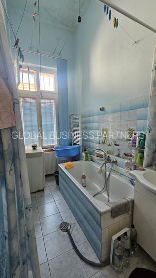 Apartament 4 camere în vilă ,  curte proprie – Armenească / Bd. Carol. - 4