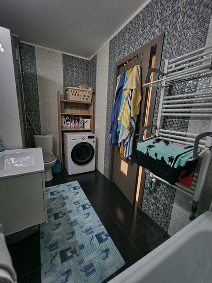 Apartament de vanzare , semidecomandat 58 mp ,3 camere Floresti zona Stejarului