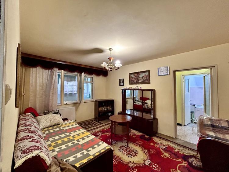 Apartament 2 camere, semidecomandat, parter, Nord, Ploiesti