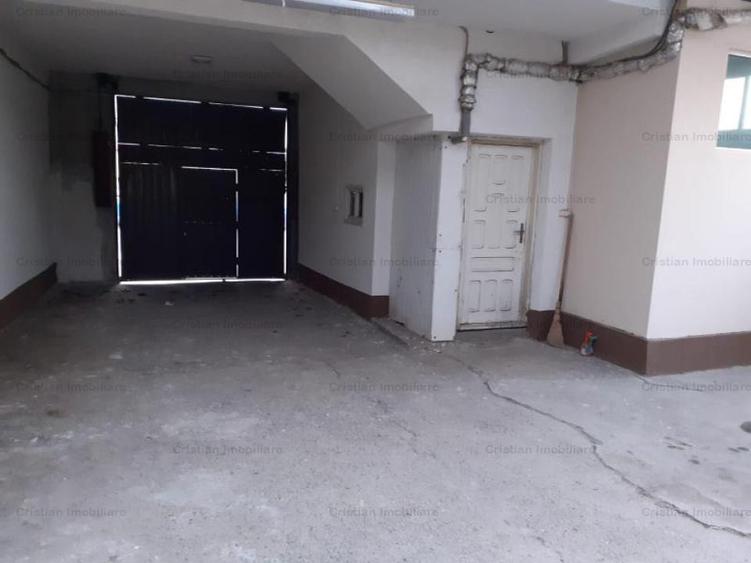 1100mp util IMENSA VILA P+1+M+ 2 spatii comerciale, zona Centrala