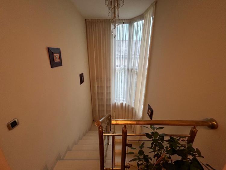 Casa individuala, 6 camere, 300 mp, 1100 mp teren, Prof Ioan Rus