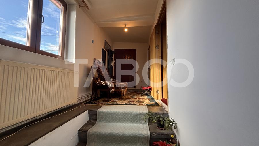 Casa individuala de vanzare 756 mp teren Sura Mare zona deosebita