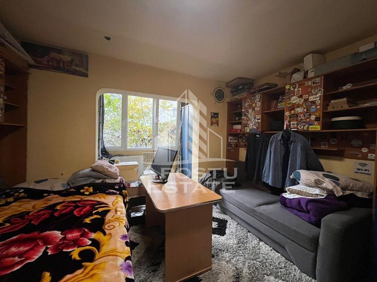 Apartament cu 3 camere, 2 bai, 2 balcoane, zona Vladeasa