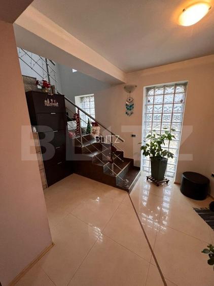 Casa de vanzare Podul Olt, zona centrala deosebita - 5