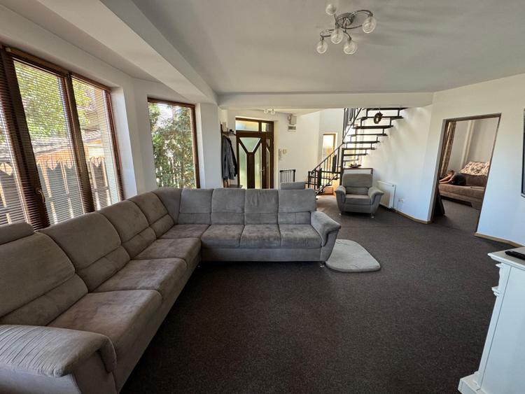 Casa individuala 165 mp utili, 350 mp teren , 2 parcari , Floresti
