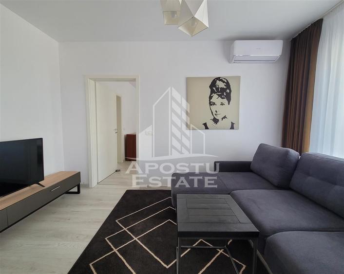 Apartament de vanzare cu 3 camere, 2 bai si parcare, bloc nou,Aradului