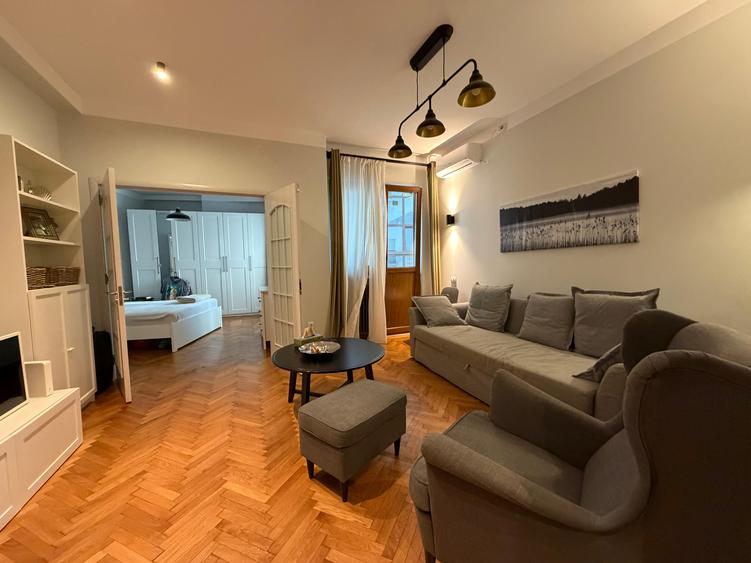Apartament Boem cu 2 Camere | Calea Victoriei – Piața Amzei | Clădire Istorică