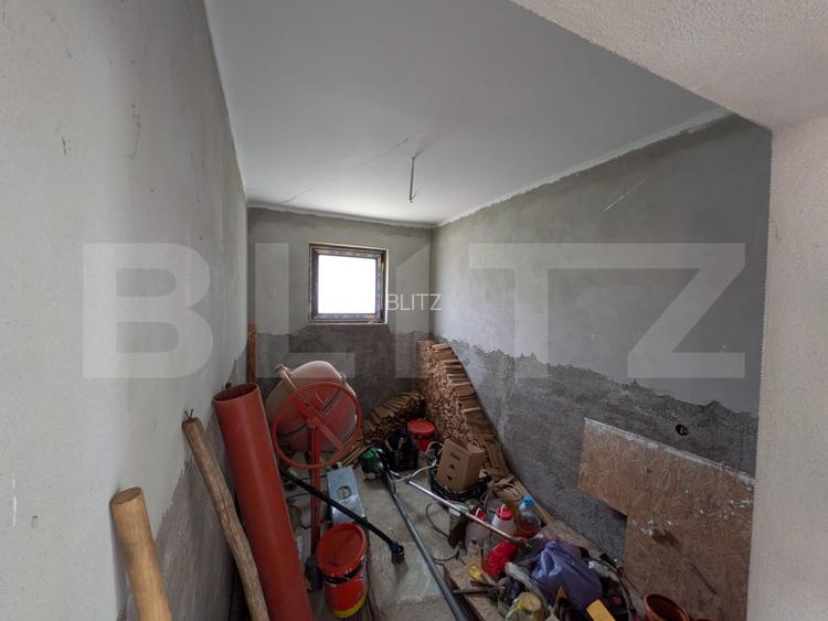 Casa semi-finisata de vanzare, 299 mp, zona Moreni