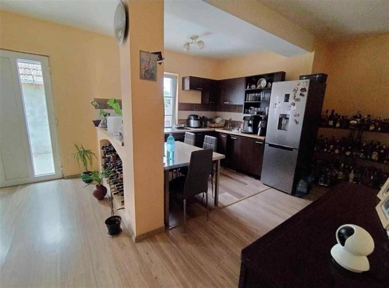 Doua Case In Curte  Cenei La 28 Km De Timisoara