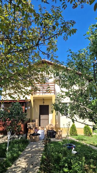 VILA cu 7 camere si teren in Comuna BUTURUGENI, GIURGIU