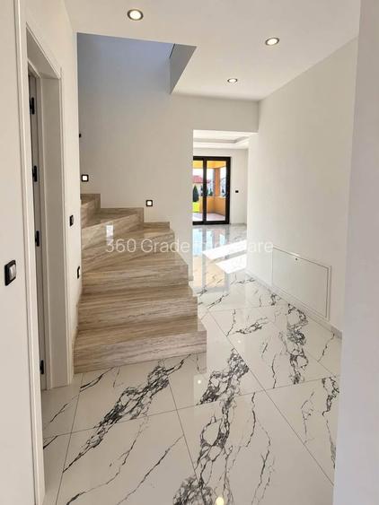 Casa Individuală în Dragsina -250mp /850mp teren - 2 garaje Comision 0 - 11