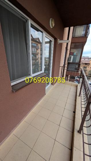 Vând apartament 2 camere, pozitionare excelenta.