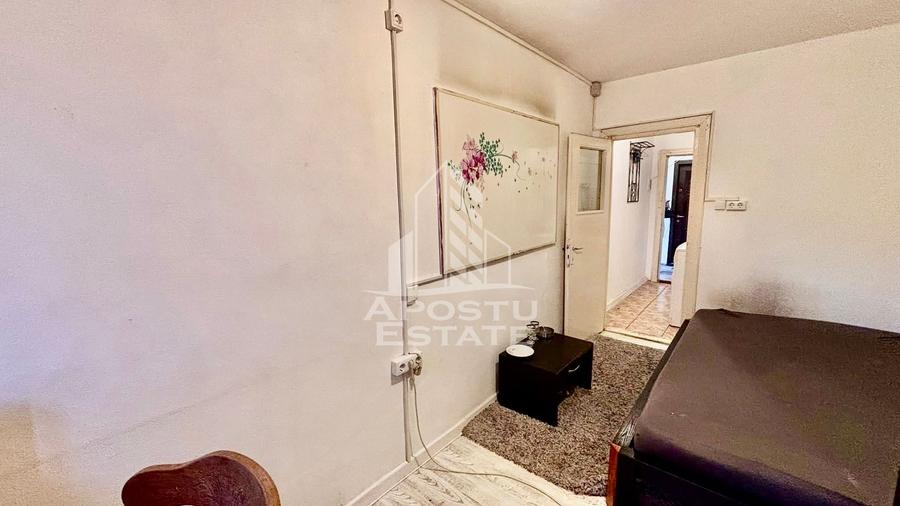 Garsoniera | Complexul Studentesc | 17 mp | Etaj 2/4 | 35.000 euro neg