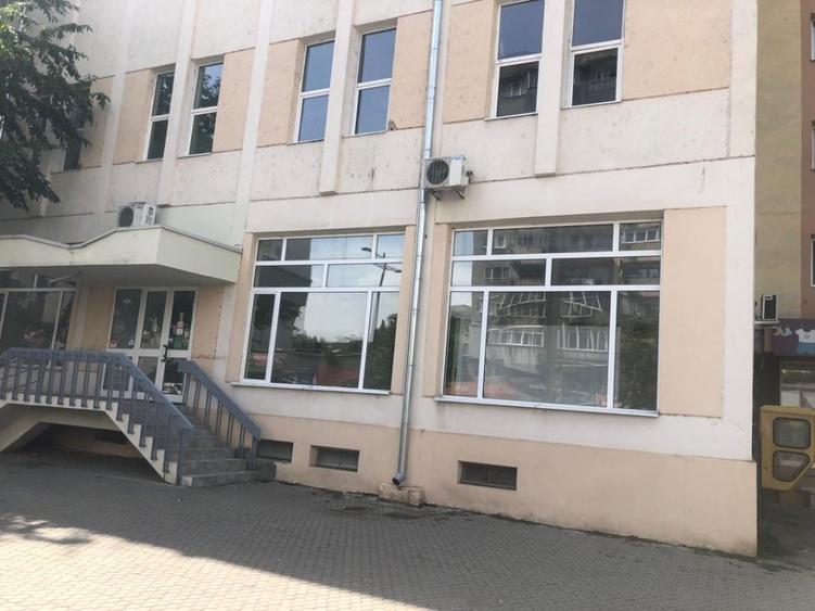 SPATIU COMERCIAL CU DESCHIDERE 30 ML LA BULEVARDUL REVOLUTIEI