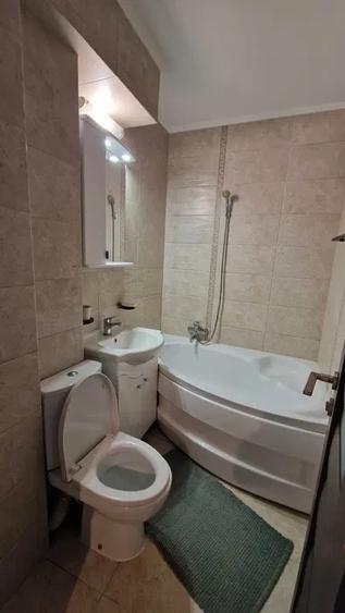 Apartament cu 2 camere decomandate, etajul 2/10, zona Alexandru cel Bun