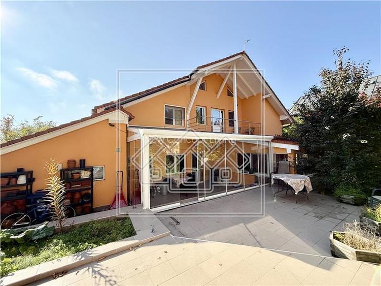 Casa individuala in Sibiu - 8 camere - 418 mp - teren 1.338 mp - 32