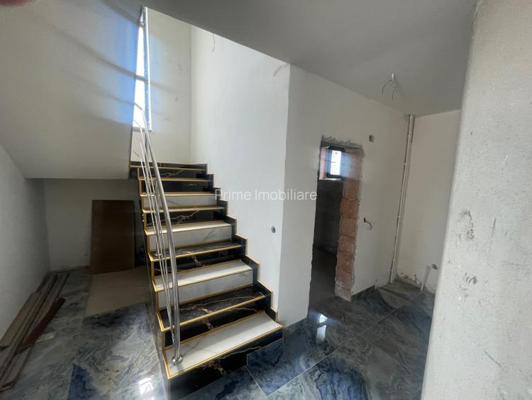 CASĂ SEMIFINISATĂ | 200 MP UTILI | 500 MP TEREN | ZONA BĂRĂBANȚ - 7