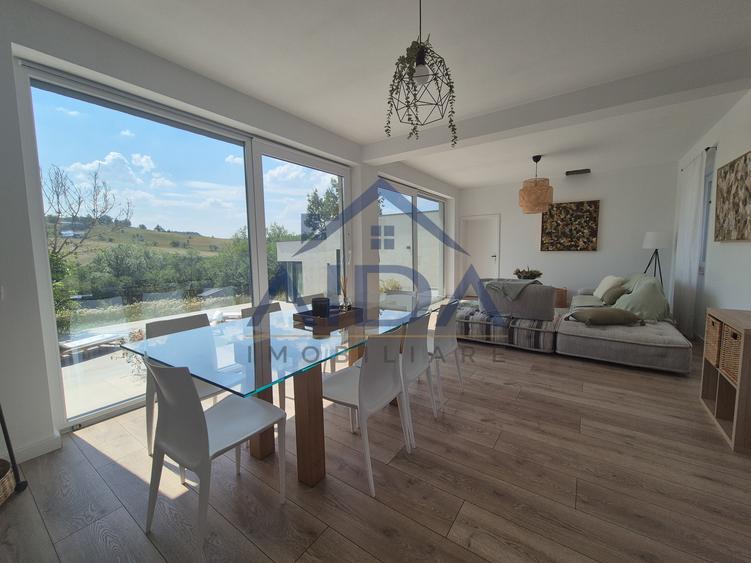 Oportunitate – vila moderna cu 4 apartamente la Comeat