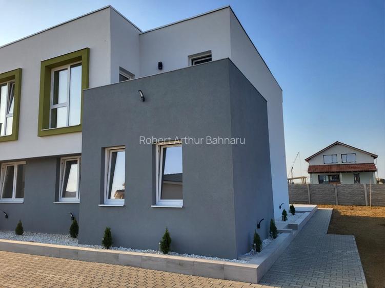 4 Case insiruite in Mosnita Noua pentru inchirere sau colaborare - 9
