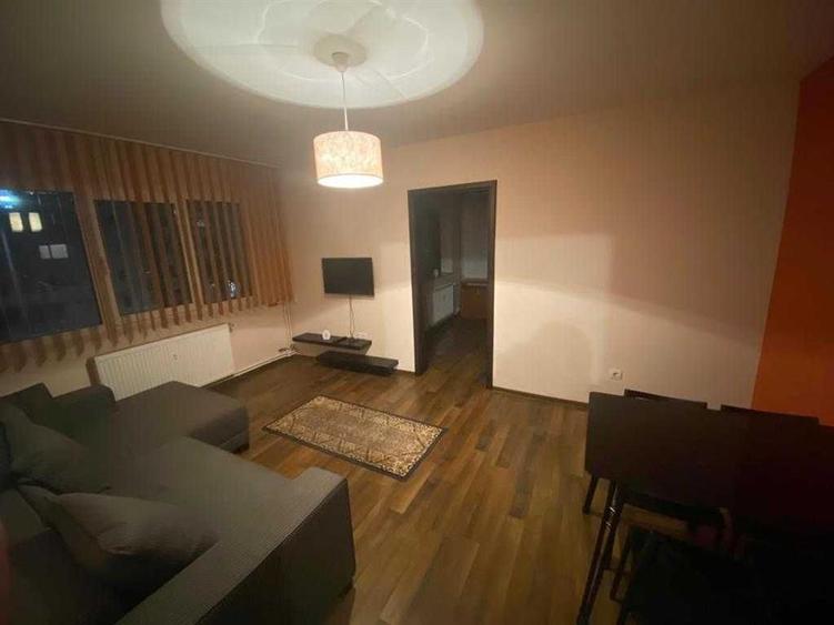 Apartament 2 camere zona Podu Ros etaj 2