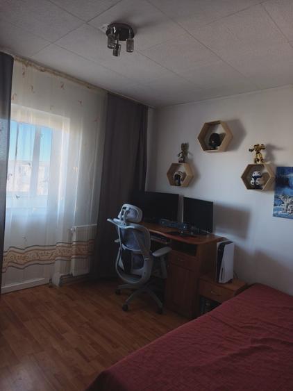 Apartament 3 camere zona Astra - Planete