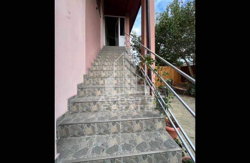 Casa indiviuala,7 camere, teren 585,de vanzare, zona Lipovei,Timisoara