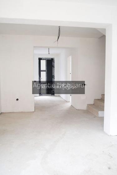 Duplex 4 camere DECOMANDATE, 120 mp utili, 180 mp curte, P+ET+POD - 52
