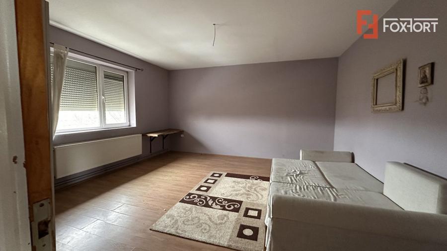 Casa individuala 6 camere, 200 mp, in Mosnita Veche, vatra satului