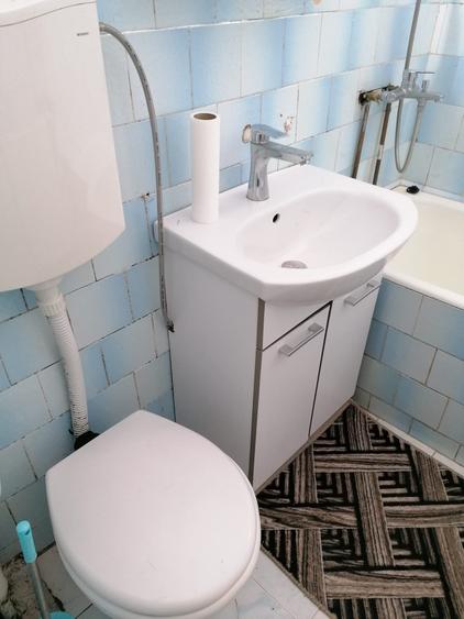 Apartament cu 2 camere situat in zona Grivitei, parter, mobilat,partial utilat!