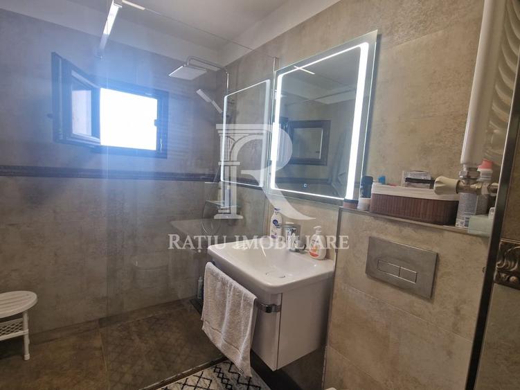 Apartament cu 3 camere | Zona Biserica Emanuel | Oradea