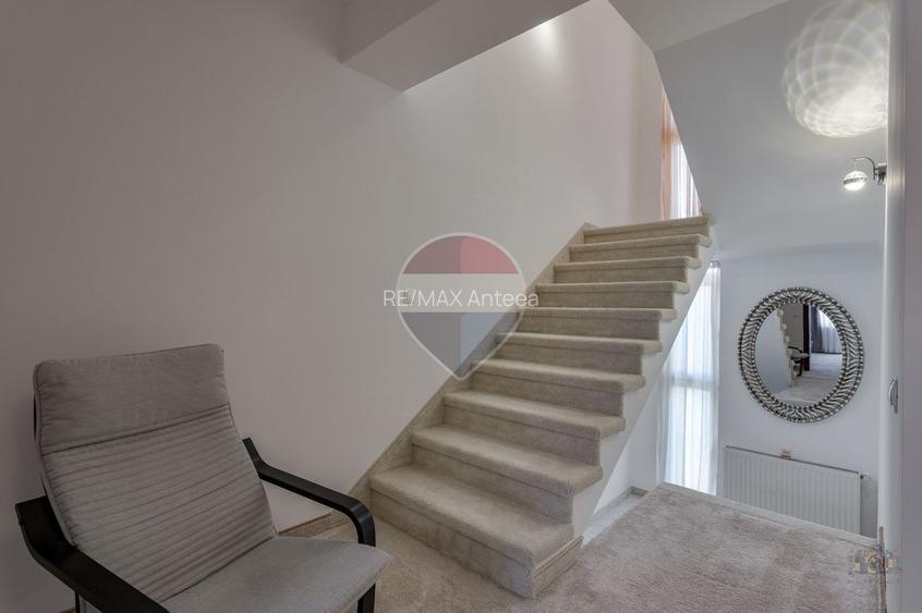 Vilă renovată P+1+M  | Foișor vitrat, grădină și jacuzzi - 40