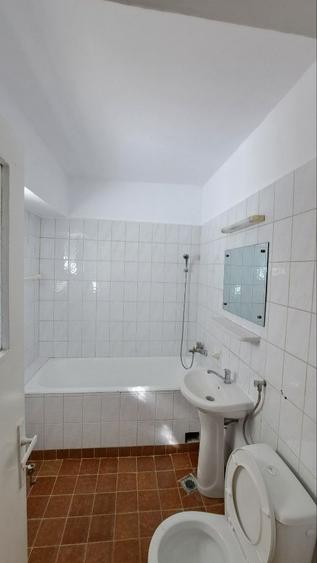 Unirii ( 3 min metrou), 4 camere de inchiriat, 2/8, nemobilat