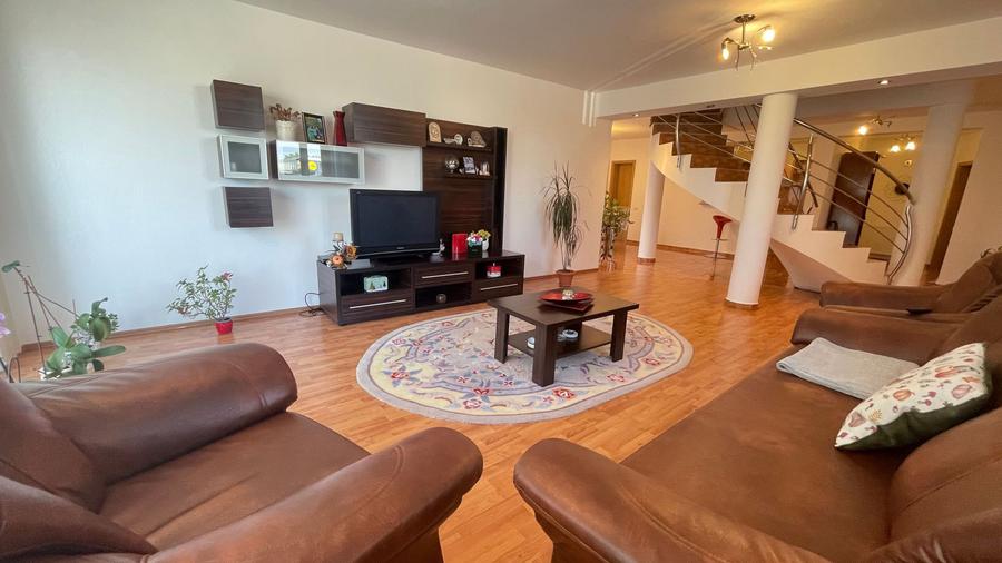 Casa individuala P+M,spatioasa in zona Mircea Cel Batran