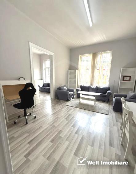 Central, cladire istorica, renovat, 2 camere