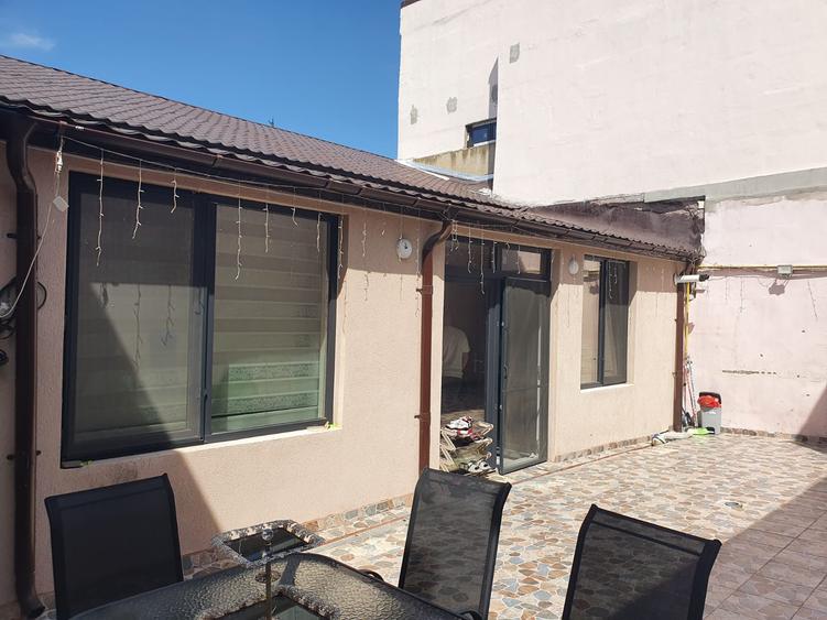 Tomis 2-casa 4 camere decomandate
