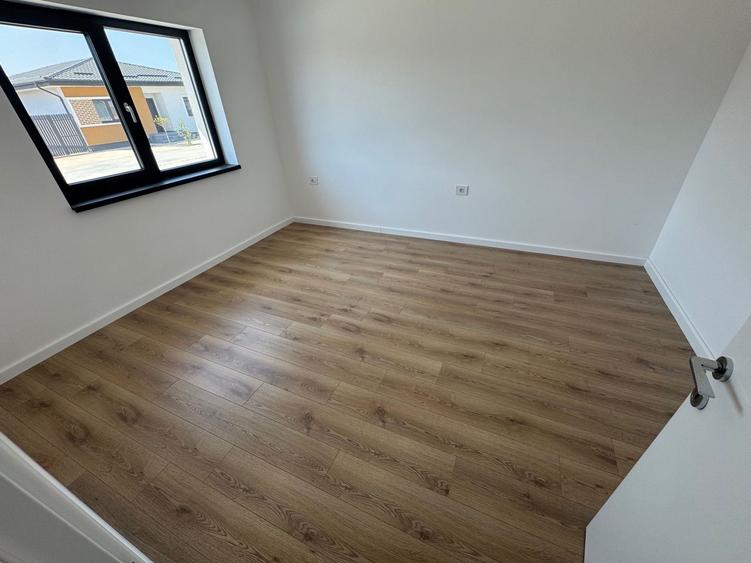 Case Napoletane Tunari , curte 400m, 0% COMISION