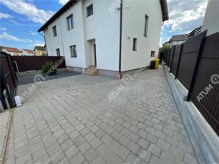Casa cu 4 camere decomandate si curte libera 180 mp in Selimbar