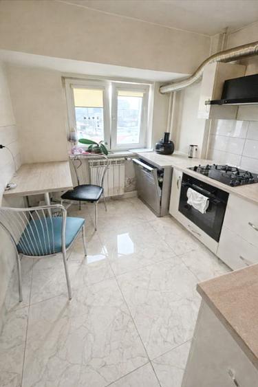 Apartament 3 camere bdul Unirii, bloc monolit 1996, Pta Alba Iulia, vedere mixta