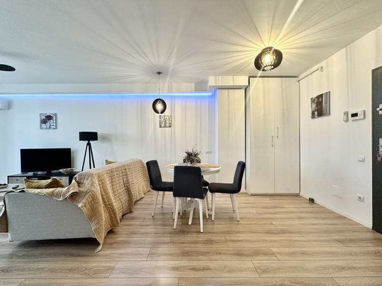 Inchiriere Apartament 2 camere, zona centrala - Scala Center, garaj