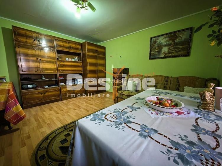 Casă 4 camere și 720 mp teren + beci și anexe - 8