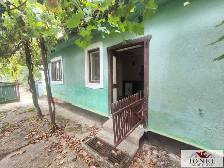 Casa veche de vanzare in Ohaba