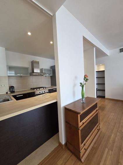 Apartament luminos si spatios, in zona Dorobanti, pretabil birou/rezidenta