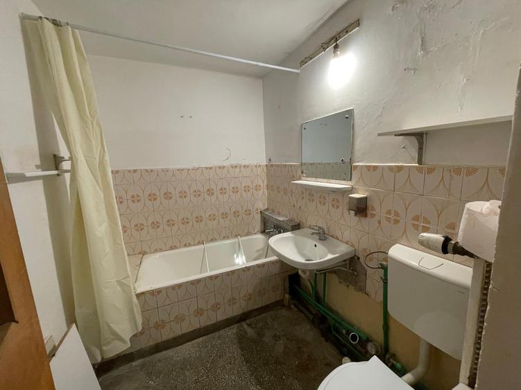 Apartament 3 camere Militari Apusului | Etaj 1/4, Decomandat, 2 Bai, Bloc 1981