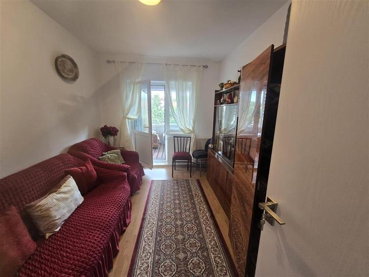 Apartament trei camere decomandat et 1 Centru Fagaras