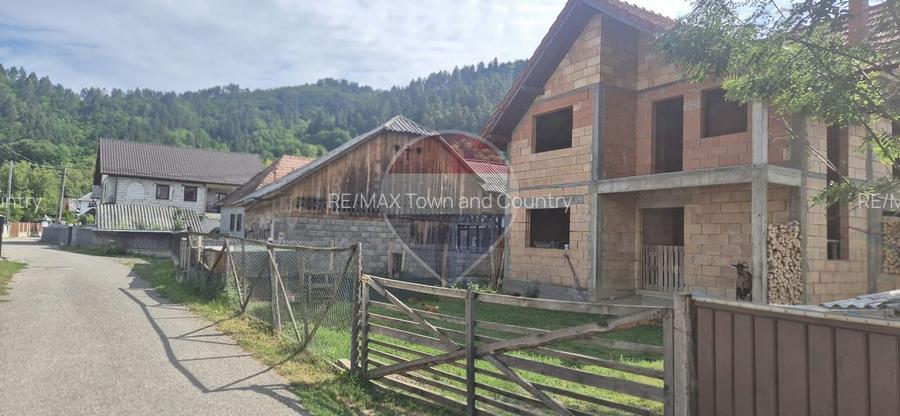 Casă / Vilă cu 4 camere de vânzare
