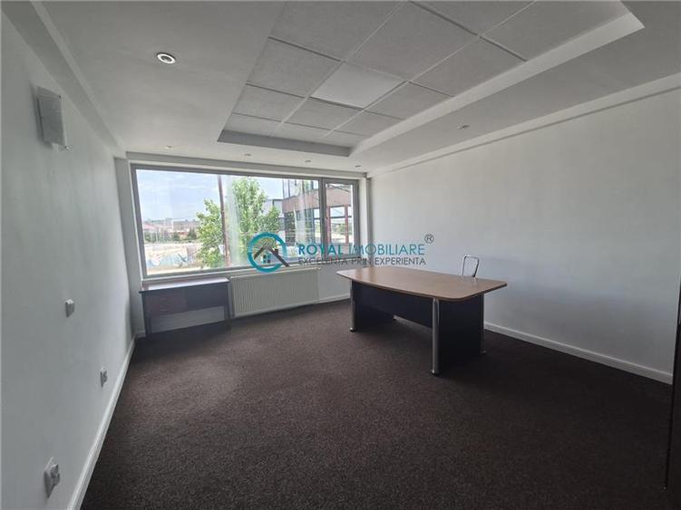 Royal Imobiliare - Vanzare Spatiu Birouri Zona Vest