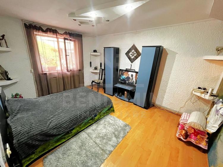 Casa Deosebita 3Camere 3Bai 1460mp Teren Garaj Piscina Bariera Valcii