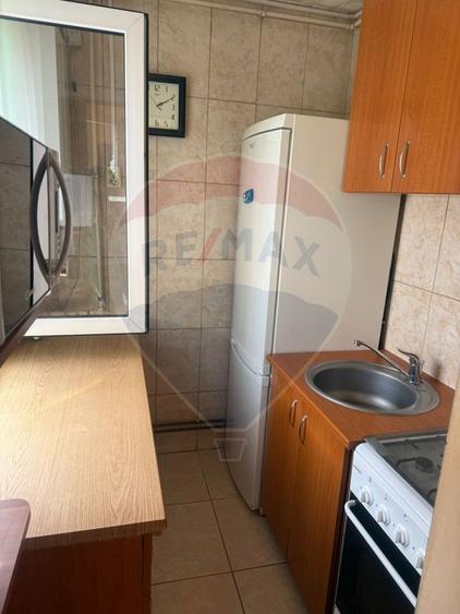 Apartament cu 2 camere de închiriat în zona Sasar