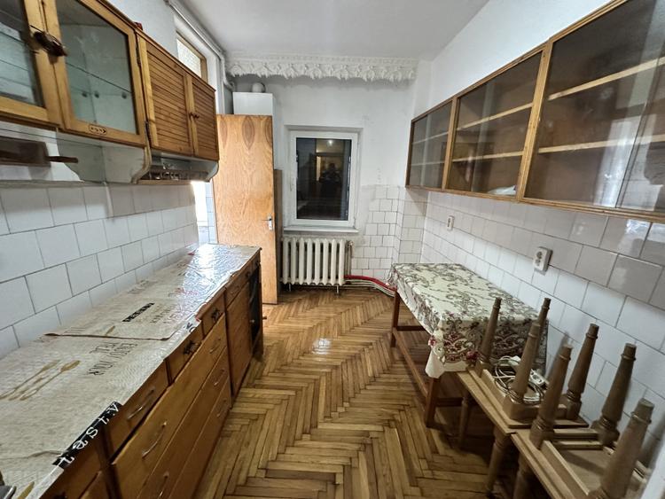 Apartament cu 3 camere 75 mp in Centru zona Primarie de inchiriat