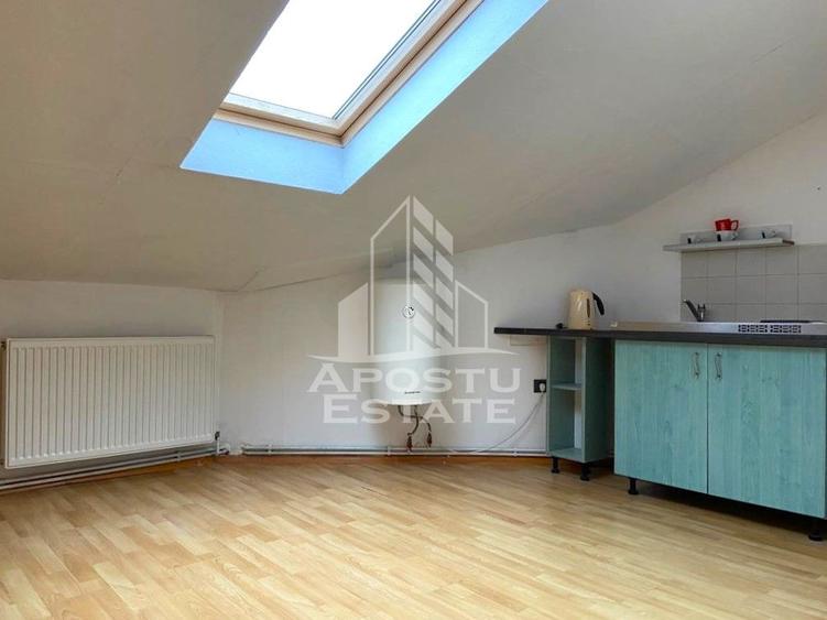Casa +Spatiu comercial + apartament studio